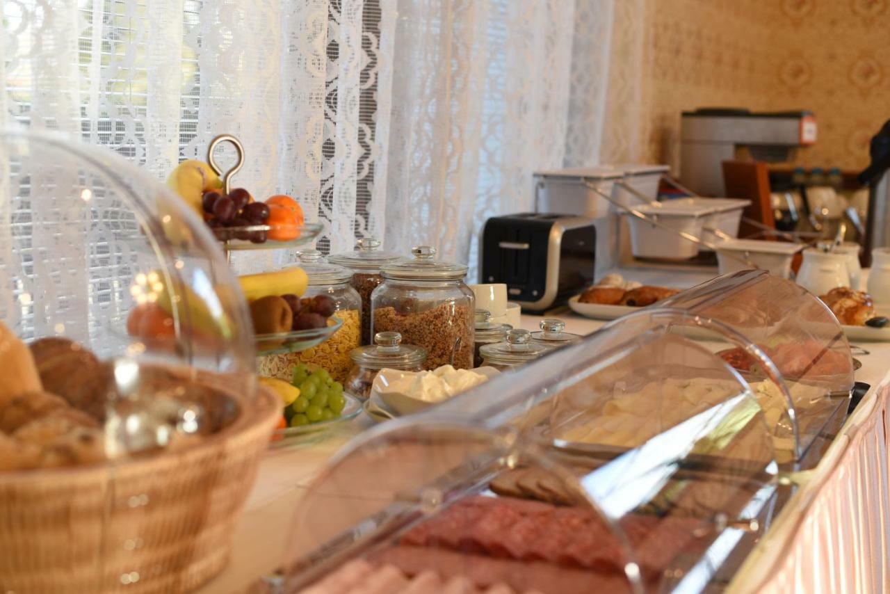 Zerotin Penzion Bed & Breakfast 招待所 3*